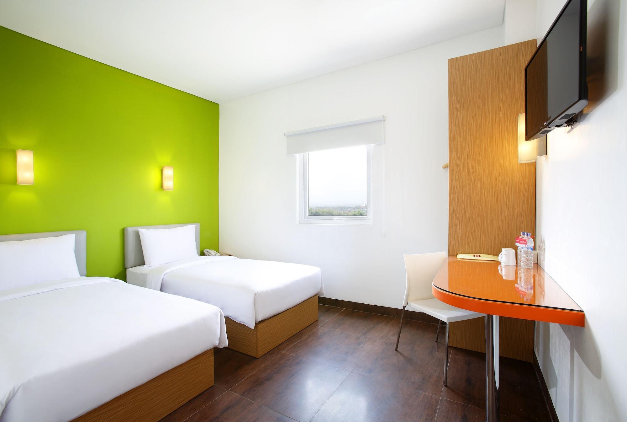 Amaris Hotel Ponorogo Ngoại thất bức ảnh